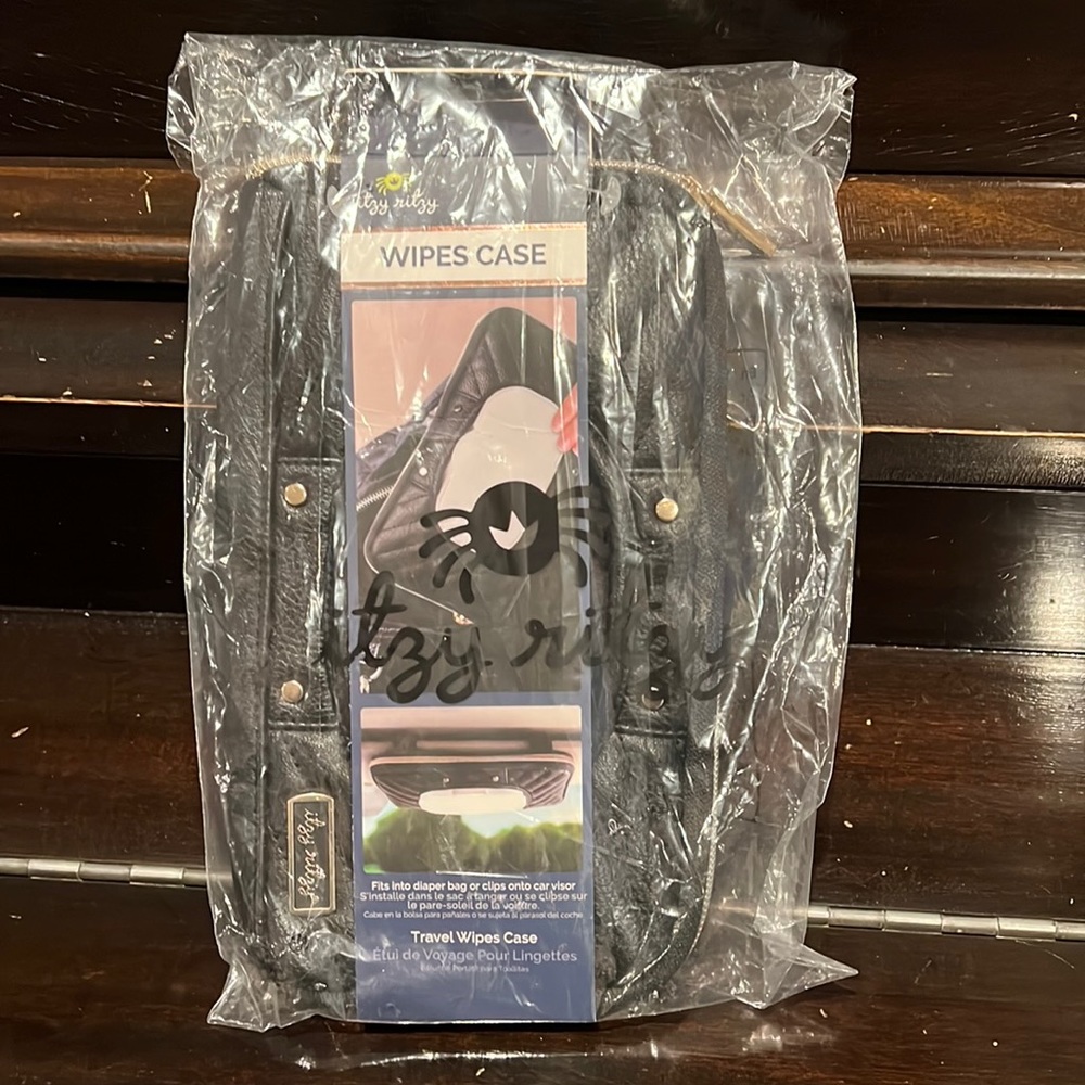Itzy Ritzy Travel Wipes Case - New in Package